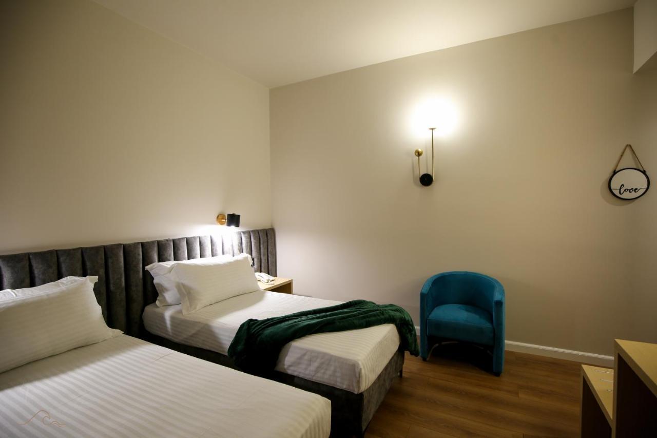 Hotel Libertas Vlorë Extérieur photo