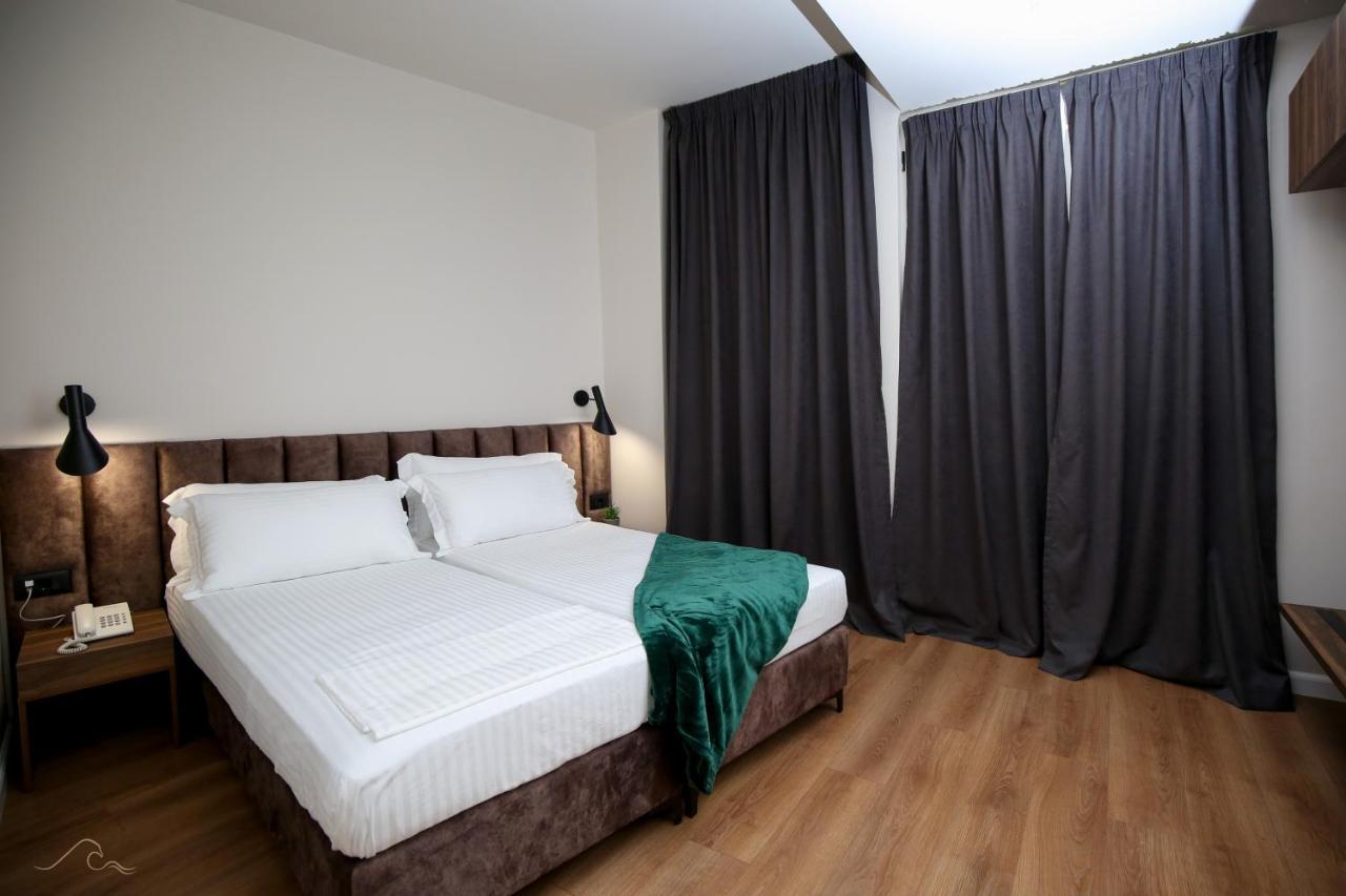 Hotel Libertas Vlorë Extérieur photo