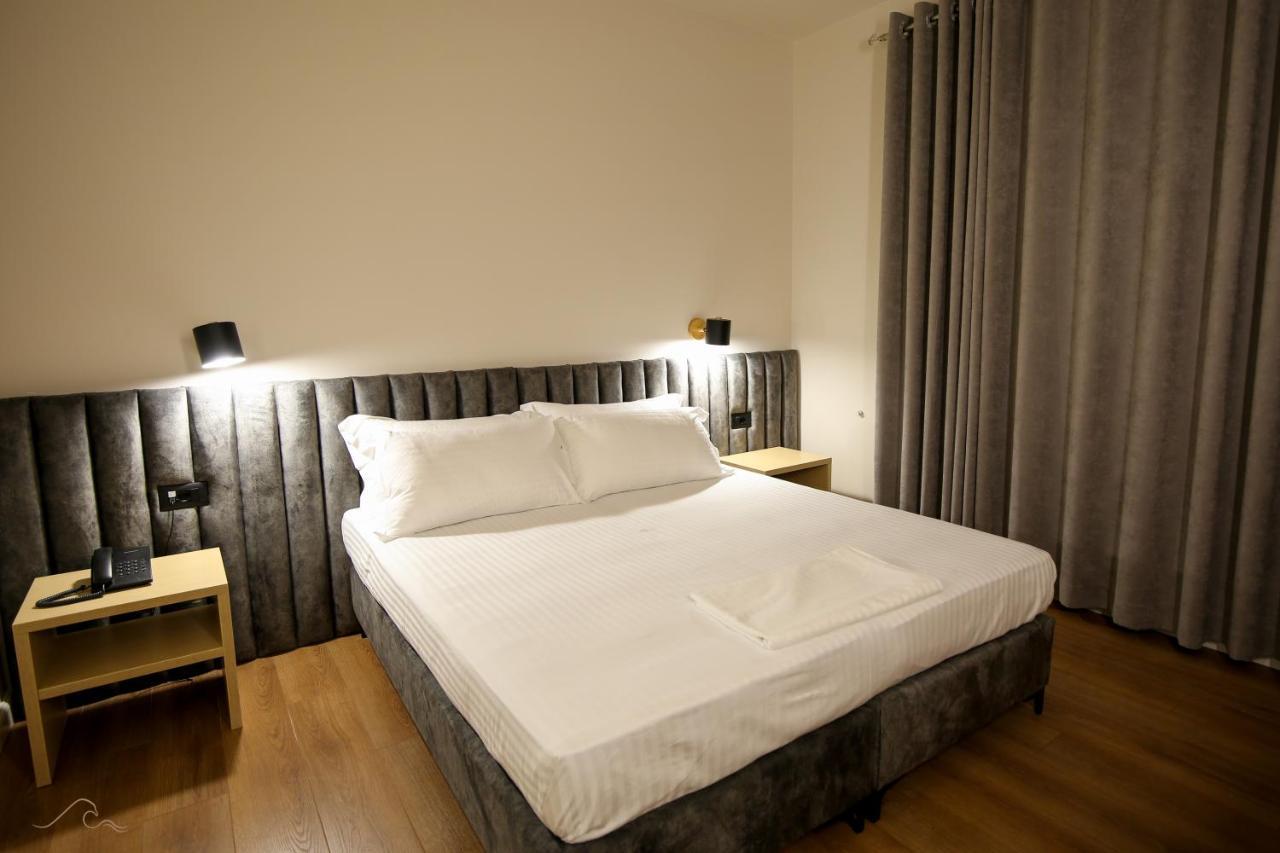 Hotel Libertas Vlorë Extérieur photo