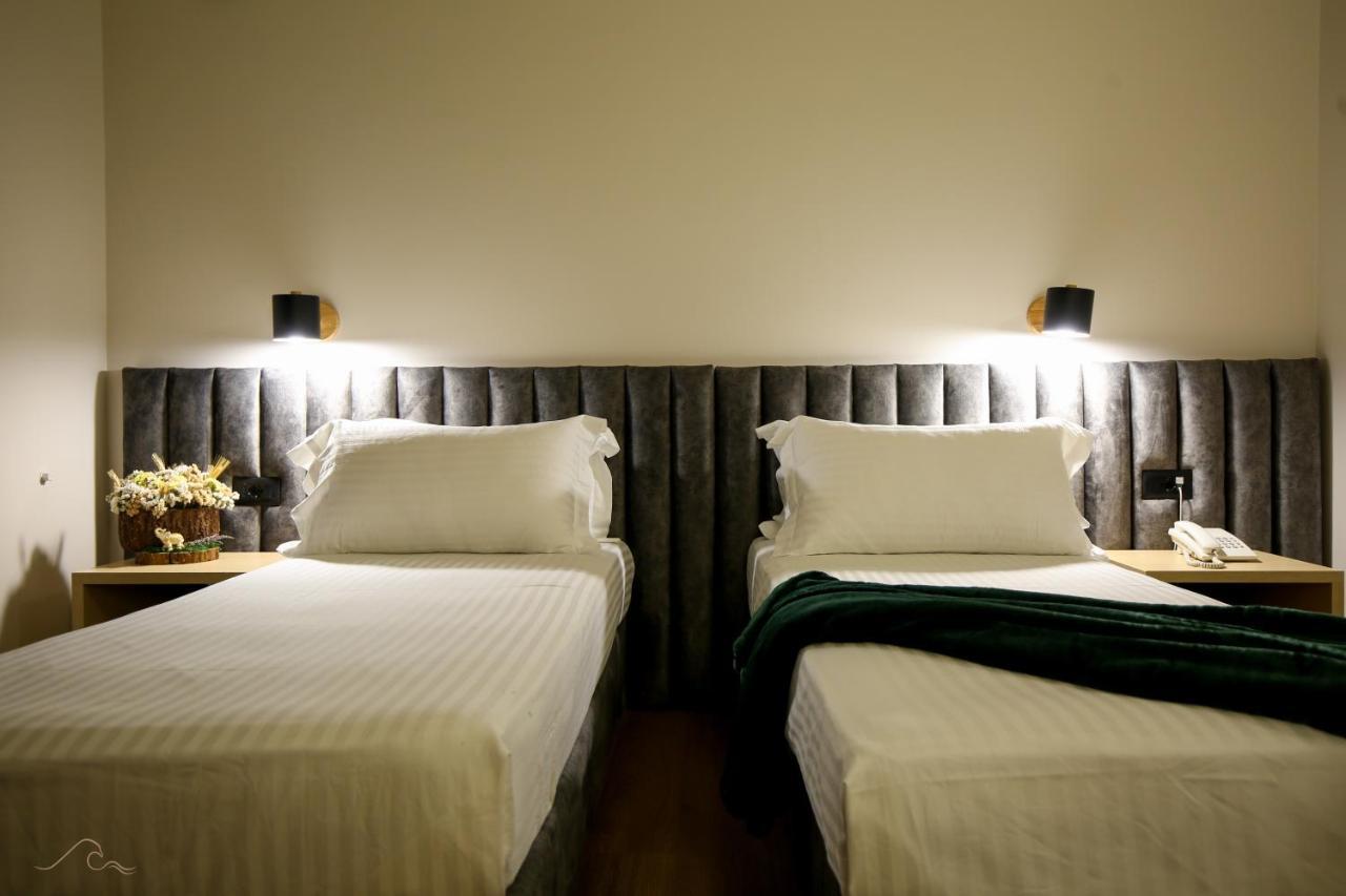 Hotel Libertas Vlorë Extérieur photo