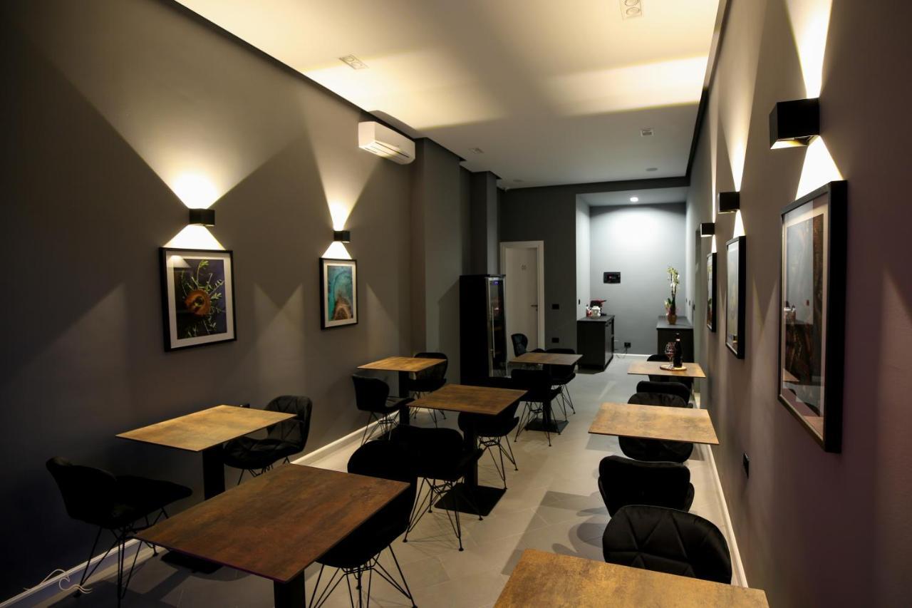 Hotel Libertas Vlorë Extérieur photo