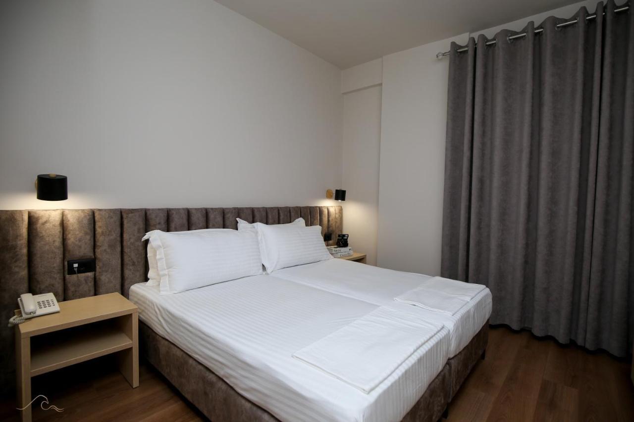 Hotel Libertas Vlorë Extérieur photo