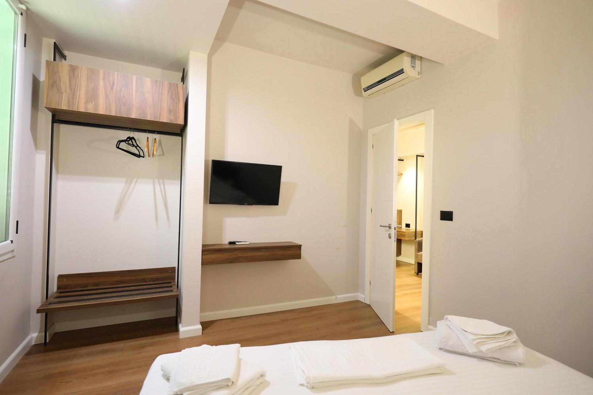 Hotel Libertas Vlorë Extérieur photo