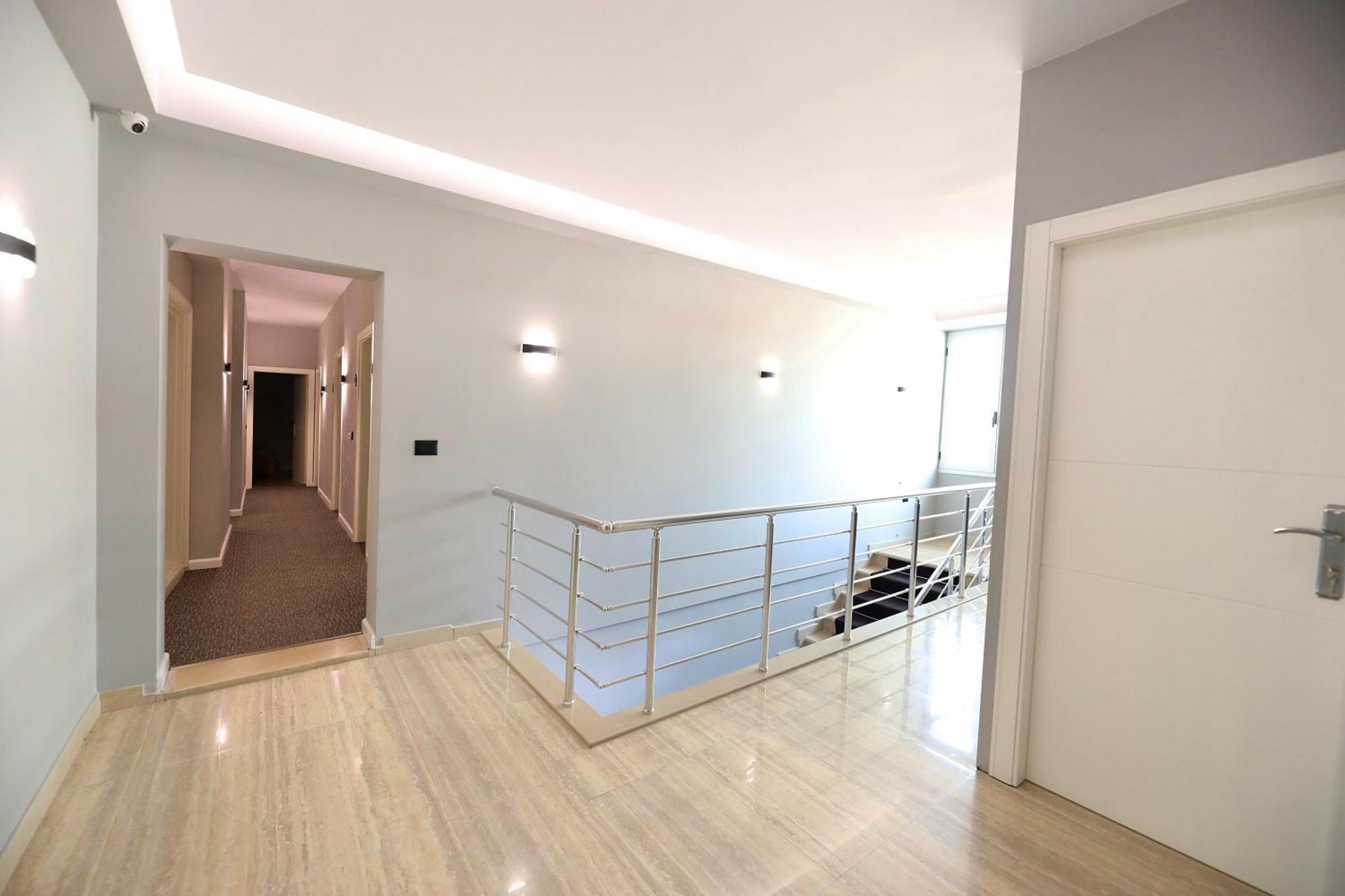 Hotel Libertas Vlorë Extérieur photo
